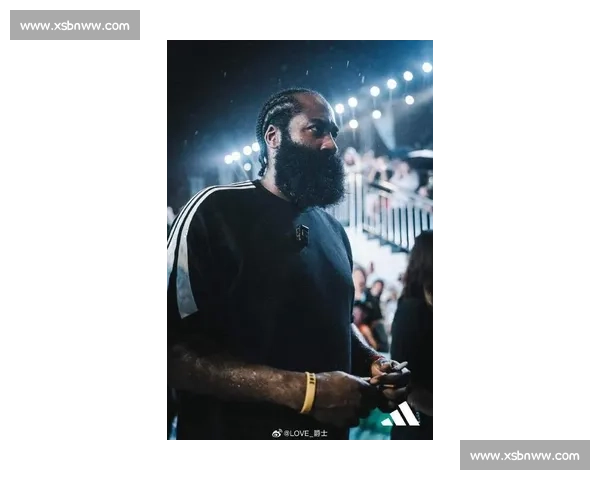 哈登跨界巴黎时装周引争议：为 WILLY CHAVARRIA 走秀自嘲 LV 供货商